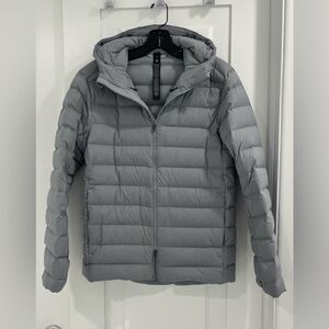 Lululemon Gray Puffer Jacket with Hood and Matte Finish